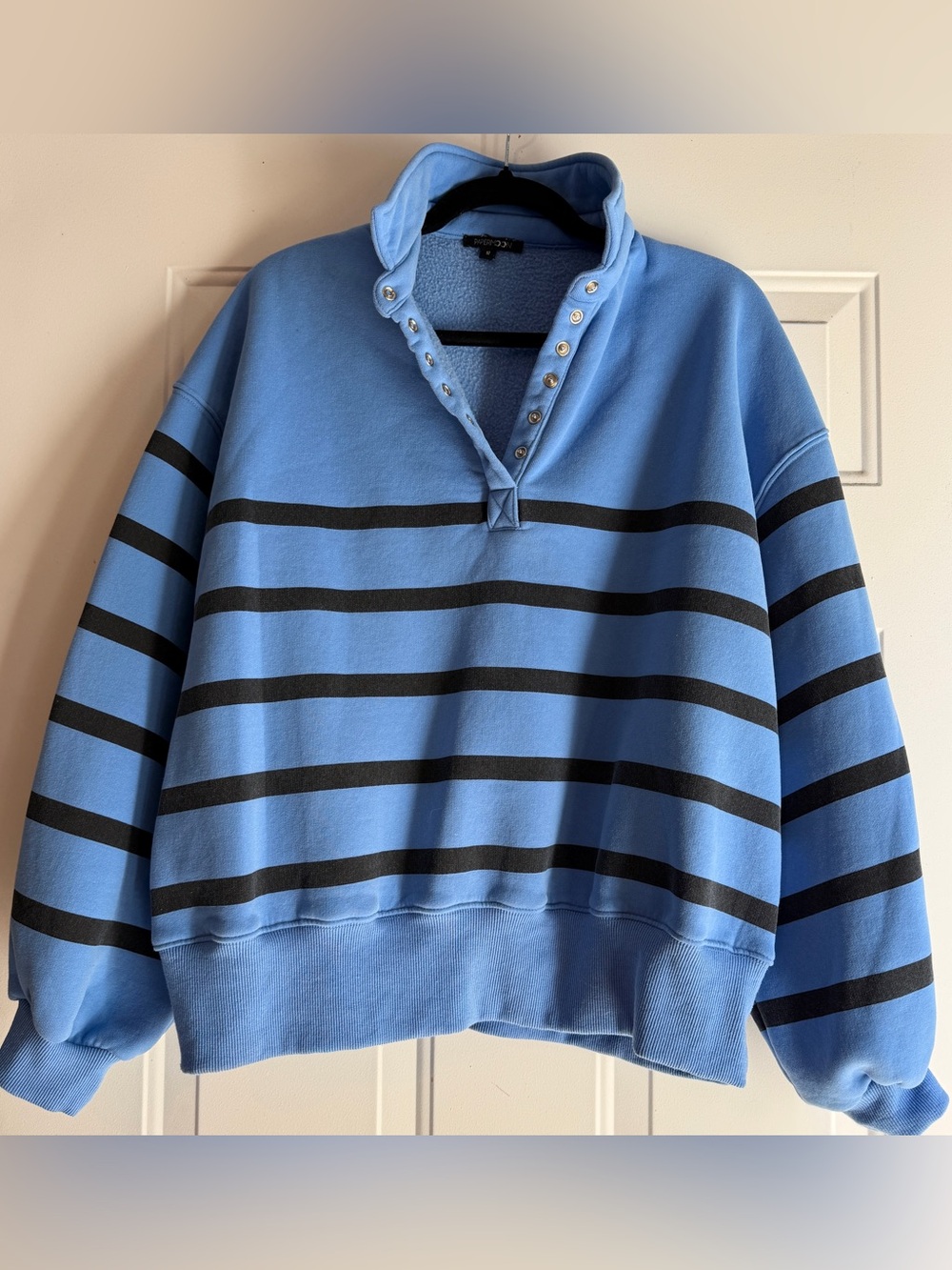 Paper moon blue stripe pullover sweatshirt sz Medium